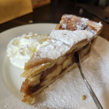 Rembrandt Corner - Apple pie - Bars Near Me - Amsterdam, New Hampshire