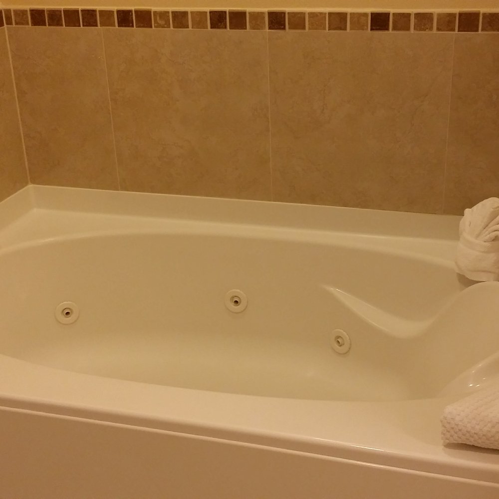 The Point Hotel & Suites - Tub - Hotels Near Me - Orlando, Florida