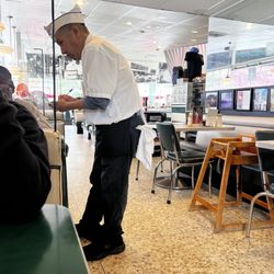Mel's Drive-In - Waiter
