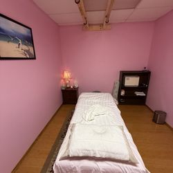 Healing & Wellness Massage Therapy - Massage room