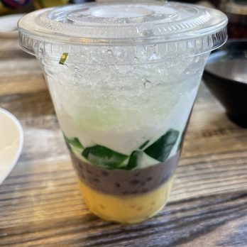 King Com Tam - 3 color drink (coconut milk, pandan jelly, red bean, and mung bean) - Vietnamese Near Me - San Gabriel, California King Com Tam - 3 color drink (coconut milk, pandan jelly, red bean, and mung bean) - Vietnamese Near Me - San Gabriel, California