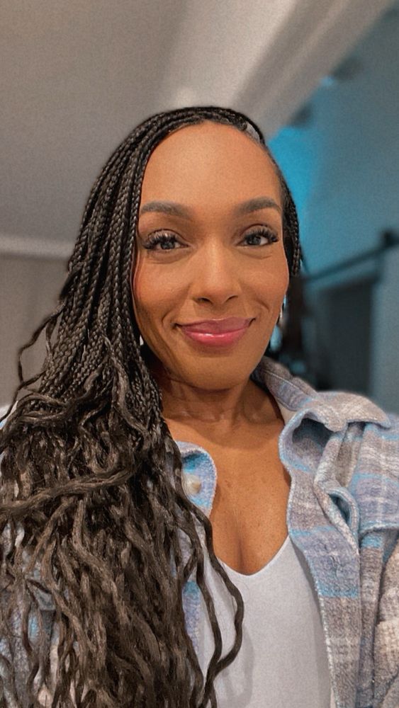 Iesha's Gifted Hands Logo