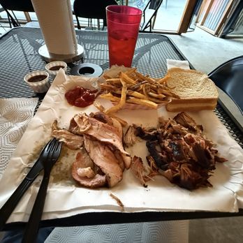 John Brown BBQ - Beef Tallow Hand-Cut Fries smoked pork belly & pulled pork with iced tea - Barbeque Near Me - Long Island City, New York John Brown BBQ - Beef Tallow Hand-Cut Fries smoked pork belly & pulled pork with iced tea - Barbeque Near Me - Long Island City, New York
