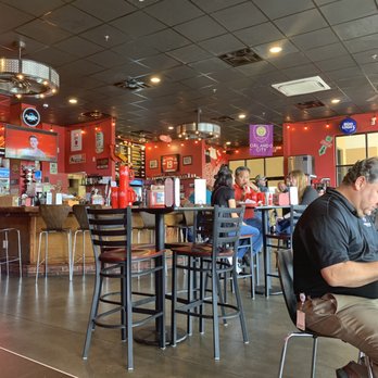 Beth's Burger Bar - Busy Friday lunch! - Burgers Near Me - Orlando, Florida Beth's Burger Bar - Busy Friday lunch! - Burgers Near Me - Orlando, Florida