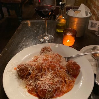 Uva - Spaghetti and Black Angus meat balls - Italian Near Me - New York, New York Uva - Spaghetti and Black Angus meat balls - Italian Near Me - New York, New York