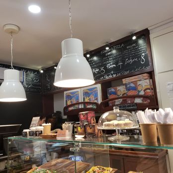 Micaela - Pizza Near Me - Barcelona, B