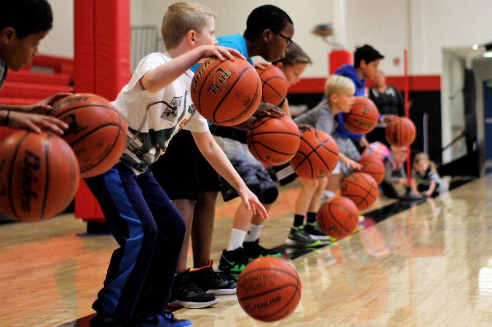 DeRosier Basketball Academy Logo