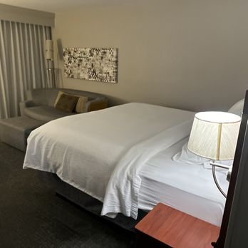 Courtyard by Marriott Chico - king room - Hotels Near Me - Chico, California Courtyard by Marriott Chico - king room - Hotels Near Me - Chico, California
