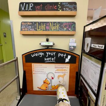 Pet Food Express - 11.27.2022 - Pet Stores Near Me - Millbrae, California