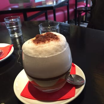 Le St Cyr - Le capucino - Brasseries Near Me - Paris, 75 Le St Cyr - Le capucino - Brasseries Near Me - Paris, 75