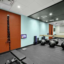 Tru by Hilton Goodyear Phoenix West - Health club fitness center gym