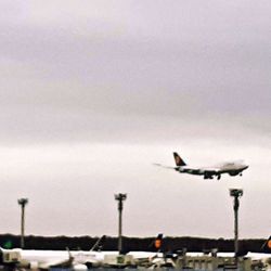 Frankfurt Airport - Dann hebt er ab und.... (04/2024)