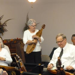 Autumn Hill Manor - Outside entertainment is always enjoyed!