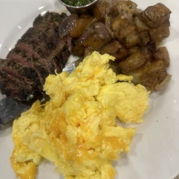 Mama's on the Half Shell - Steak and eggs - Bars Near Me - Baltimore, Maryland