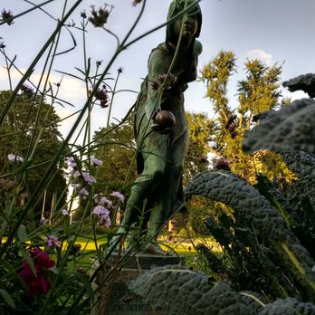 Die Kugelspielerin - Landmarks & Historical Buildings Near Me - Dusseldorf, NW