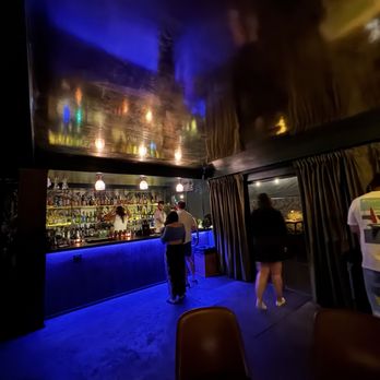 Green Lady Cocktail Room - Speakeasies Near Me - Honolulu, Hawaii Green Lady Cocktail Room - Speakeasies Near Me - Honolulu, Hawaii