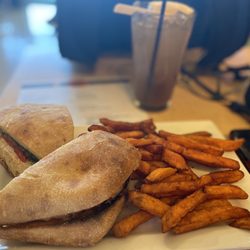 Etai's Bakery Cafe - Chicken Basil Club