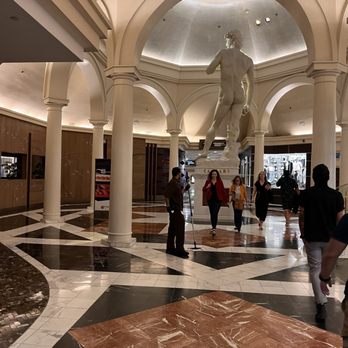 Caesars Palace - Lobby - Hotels Near Me - Las Vegas, Nevada
