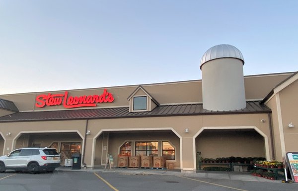 Stew Leonard's by null