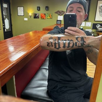 Shred's Inferno Custom Tattoos - Tattoo Near Me - Chicago, Illinois Shred's Inferno Custom Tattoos - Tattoo Near Me - Chicago, Illinois