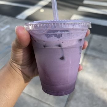 Ali’i Coffee - Taro ube latte - Coffee & Tea Near Me - Honolulu, Hawaii