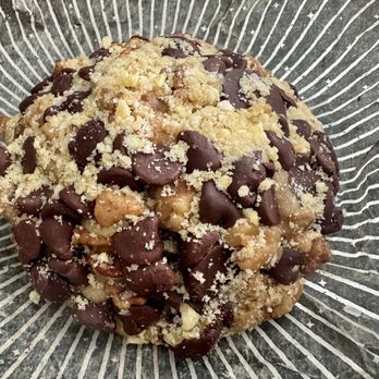 Gideon's Bakehouse - triple chocolate chip cookie - Bakeries Near Me - Orlando, Florida