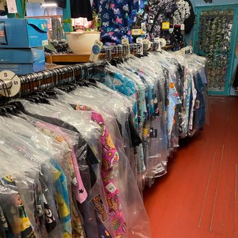 Uniform Warehouse & Embroidery - Screen Printing/T-Shirt Printing Near Me - Ventura, California Uniform Warehouse & Embroidery - Screen Printing/T-Shirt Printing Near Me - Ventura, California