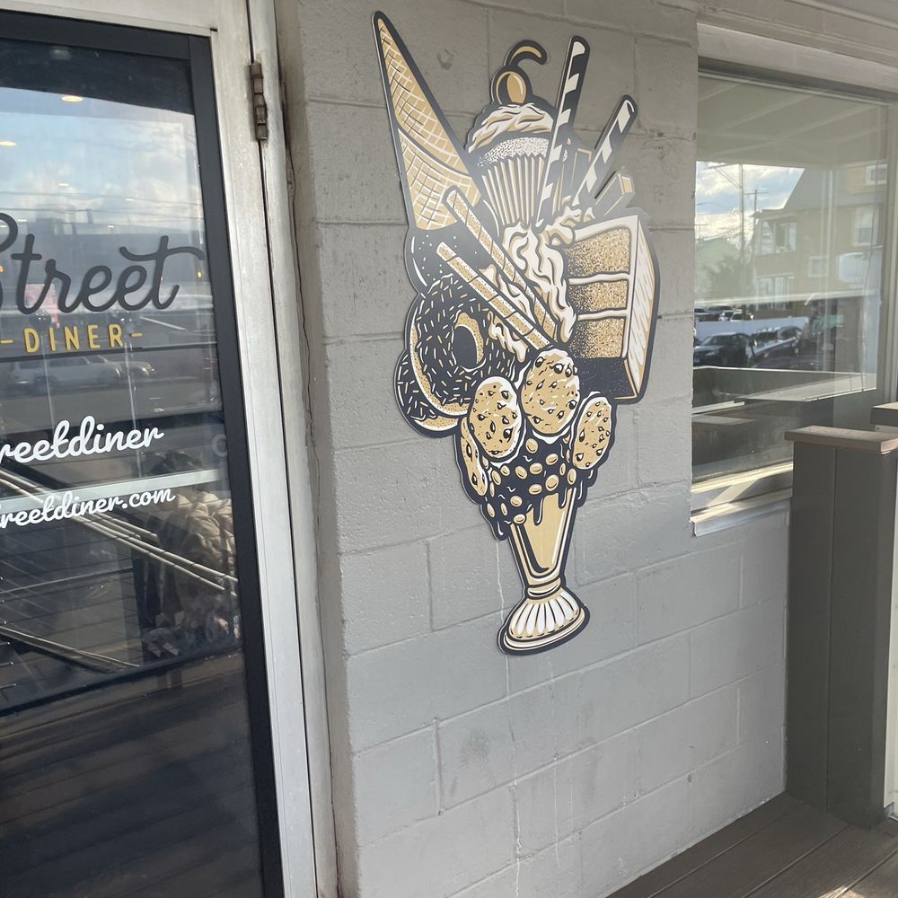 Elm Street Diner - Diners Near Me - Stamford, Connecticut