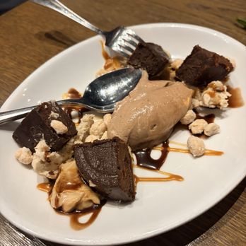 Roca & Martillo - Desserts Near Me - San Antonio, Texas Roca & Martillo - Desserts Near Me - San Antonio, Texas