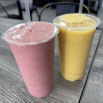 5th Ave Bagelry - Left: raspberry banana smoothie Right: Tropical smoothie - Bagels Near Me - Anaheim, California