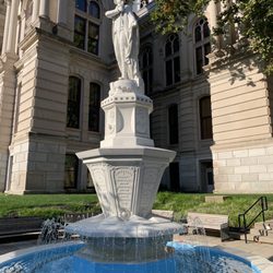 Marquis de Lafayette Fountain