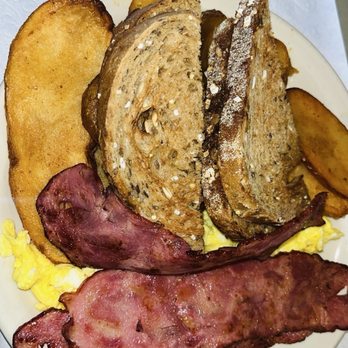 Piggy's Restaurant - Scrambled eggs, turkey bacon, home fries, toast - Breakfast & Brunch Near Me - Lake Harmony, Pennsylvania