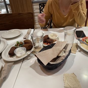 Aladdin's Eatery + Lounge - Hummus, Kibie, and Falafel - Lebanese Near Me - Cincinnati, Ohio