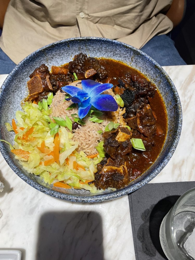 BELLOS LOUNGE & RESTAURANT Updated May 2024 66 Photos & 66 Reviews