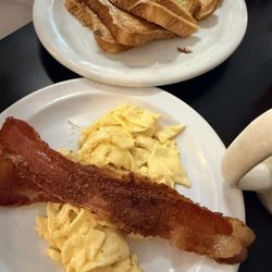 Firehouse Cafe - Classic breakfast!