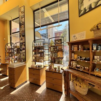 L'Occitane en Provence - Cosmetics & Beauty Supply Near Me - Rancho Cucamonga, California L'Occitane en Provence - Cosmetics & Beauty Supply Near Me - Rancho Cucamonga, California