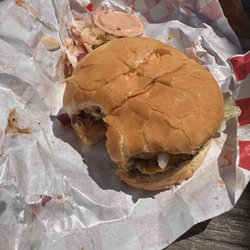 Gramp’s Burger Joint - Cheese burger
