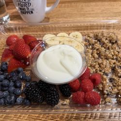 Goodness Gracious - Fruit and yogurt platter