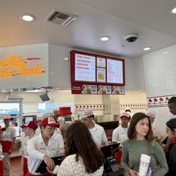 In-N-Out Burger - Burgers Near Me - Ridgefield, Washington