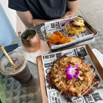 Surf & Sprout - Low carb BBQ chicken pizza & Turkey Panini - Juice Bars & Smoothies Near Me - Makaha , Hawaii Surf & Sprout - Low carb BBQ chicken pizza & Turkey Panini - Juice Bars & Smoothies Near Me - Makaha , Hawaii