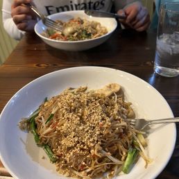 pad thai with chicken