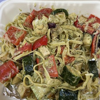 Linn's Restaurant - Vegetables Pesto pasta with chicken, peppers and zucchini. - American Near Me - Cambria, California