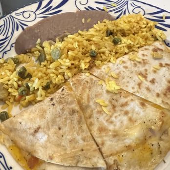 Guapo's Cocina & Bar - Kidsadilla - Mexican Near Me - Gaithersburg, Maryland