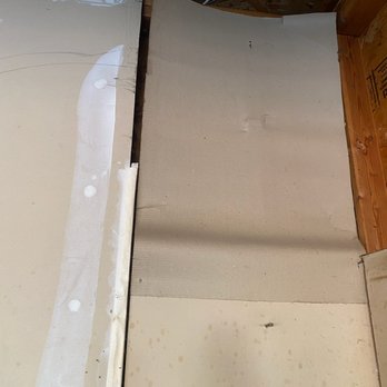 Advantage Property Management - Garage with different kind of boards and dryer is the boards and drywall pieces fastened. - Property Management Near Me - Fort Collins, Colorado Advantage Property Management - Garage with different kind of boards and dryer is the boards and drywall pieces fastened. - Property Management Near Me - Fort Collins, Colorado