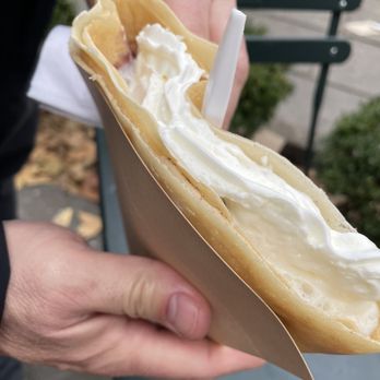 Bryant Park - Crepe $12.75 and $7 hot cocoa - Parks Near Me - New York, New York Bryant Park - Crepe $12.75 and $7 hot cocoa - Parks Near Me - New York, New York