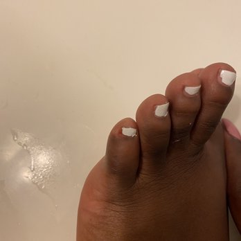 Anna’s Nails And Spa - Ripped a piece of my toenail off intentionally - Nail Technicians Near Me - Morrow, Georgia