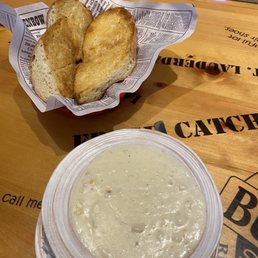 New England Clam Chowder and Garlic Bread New England Clam Chowder and Garlic Bread