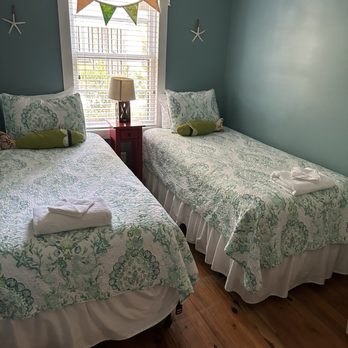 Tybee Vacation Rentals - Guest room - Vacation Rentals Near Me - Tybee Island, Georgia Tybee Vacation Rentals - Guest room - Vacation Rentals Near Me - Tybee Island, Georgia