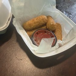 New York Fried Chicken - Mozzarella sticks with marinara sauce
