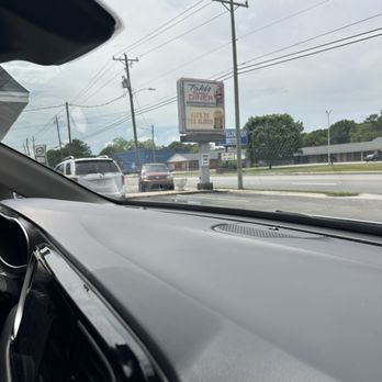Takis Diner - Family Restaurant - Diners Near Me - Darlington, South Carolina